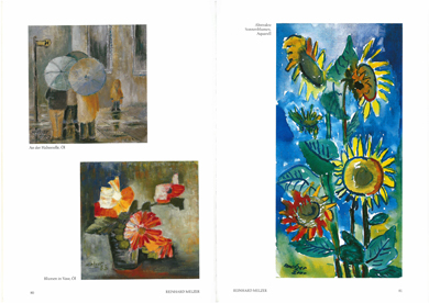 Doppelseite aus dem Bildband „Mund- und Fußmaler*innen“ mit drei farbenfrohen Kunstwerken: zwei Gemälde links, darunter Blumen in einer Vase und Menschen mit Regenschirmen, rechts großes Blumenbild mit Sonnenblumen, alles auf weißem Hintergrund.