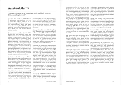 Doppelseitige Buchansicht aus dem Bildband "Mund- und Fußmaler*innen", zeigt Text über Reinhard Melzer, gebundene Ausgabe, 228 Seiten, Portraits und Lebensgeschichten von 44 Kunstschaffenden, Format 22 x 30,5 cm.
